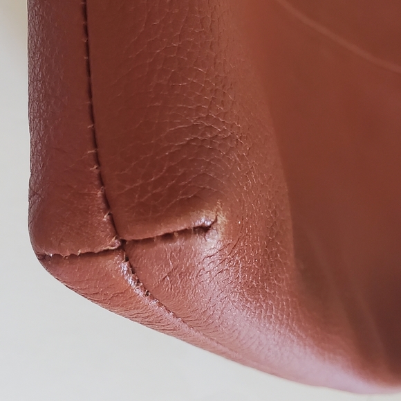 Fossil Voyager Leather Crossbody Bag - Picture 3 of 9